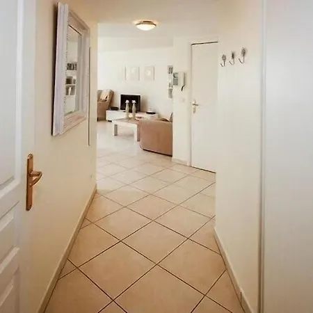 Apartment De 66m4 A 50m De La De Juan-les-pins *