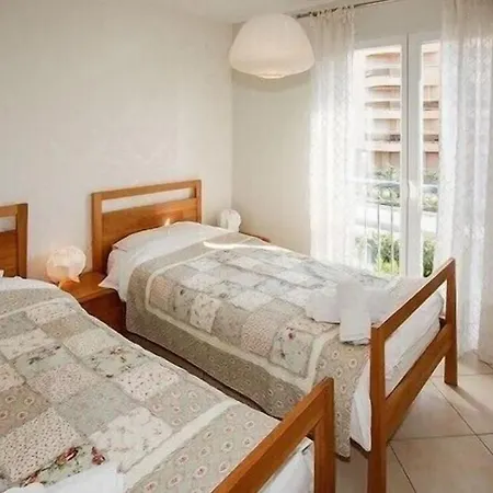 Apartmán De 66m4 A 50m De La De Juan-les-pins *